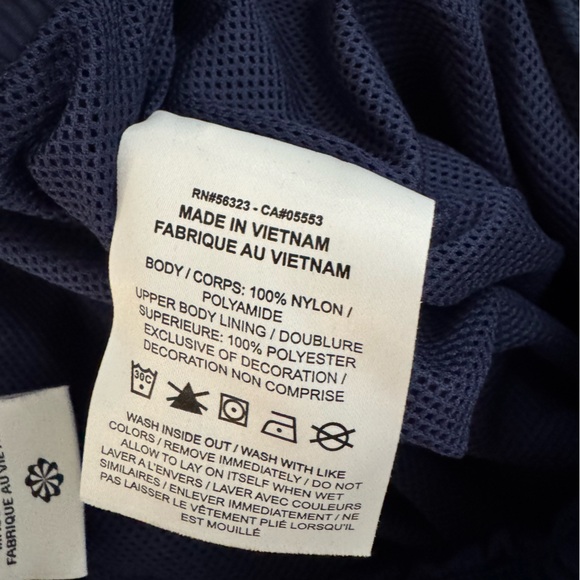 Nike women’s Navy  Blue Windrunner oversize  Jacket & pants set - Picture 6 of 6